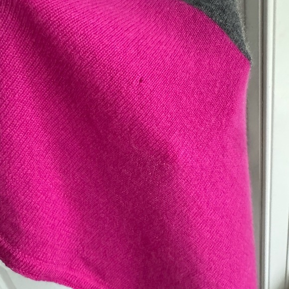 NWT Claudia Nichole 100% Cashmere Gray Fuchsia Colorblock Poncho Sweater O/S - Picture 7 of 8